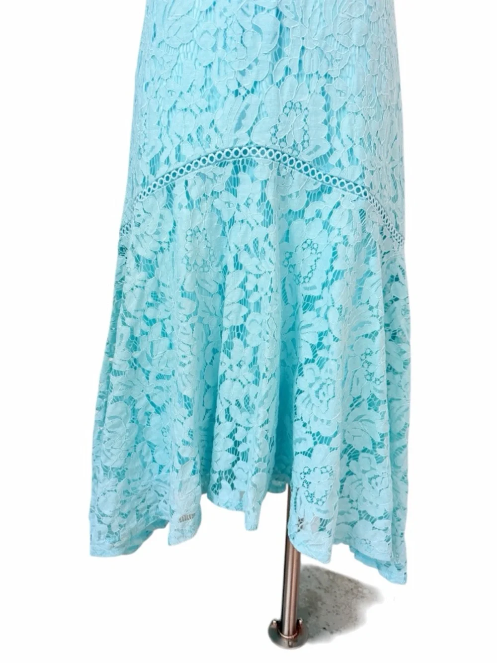 TAYLOR Sleeveless Lace High-Low Dress in Light Blue Sz 2